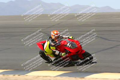 media/Apr-10-2022-SoCal Trackdays (Sun) [[f104b12566]]/Bowl (11am)/